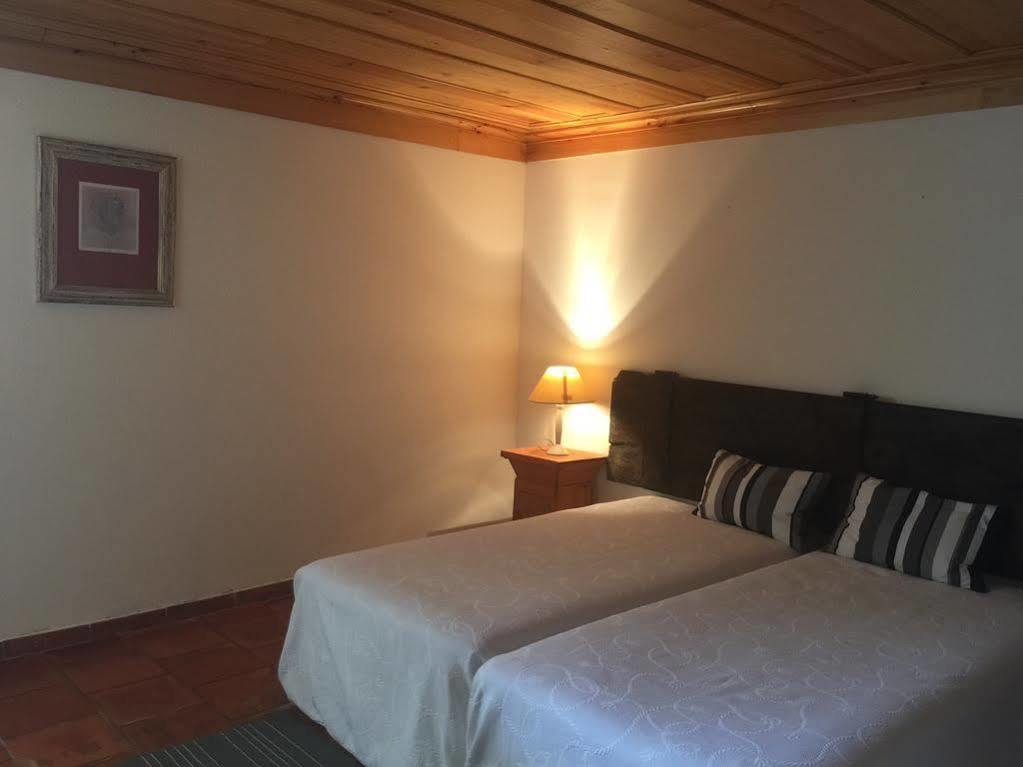 Hotel Rural Quinta Do Juncal Serra d'El-Rei Extérieur photo